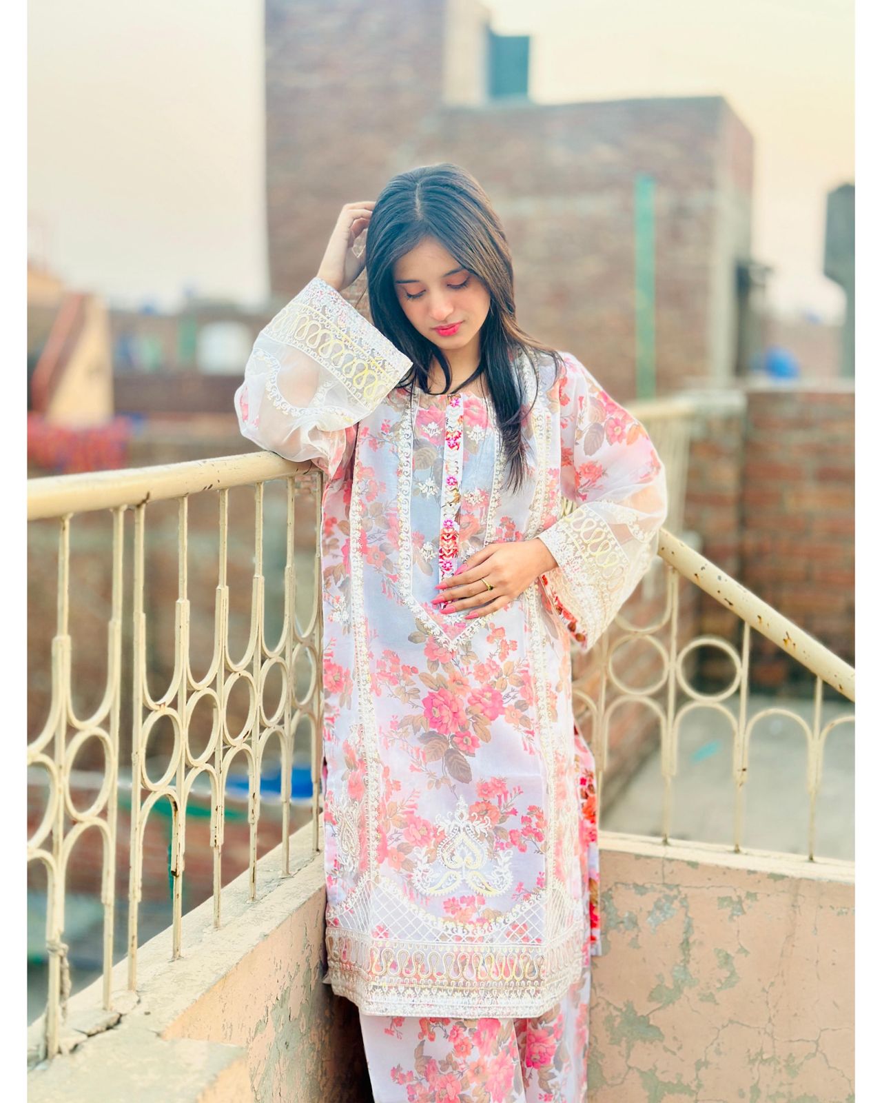 Winter Elegance: Embroidered Organza & Lawn Pakistani Ready-to-Wear.