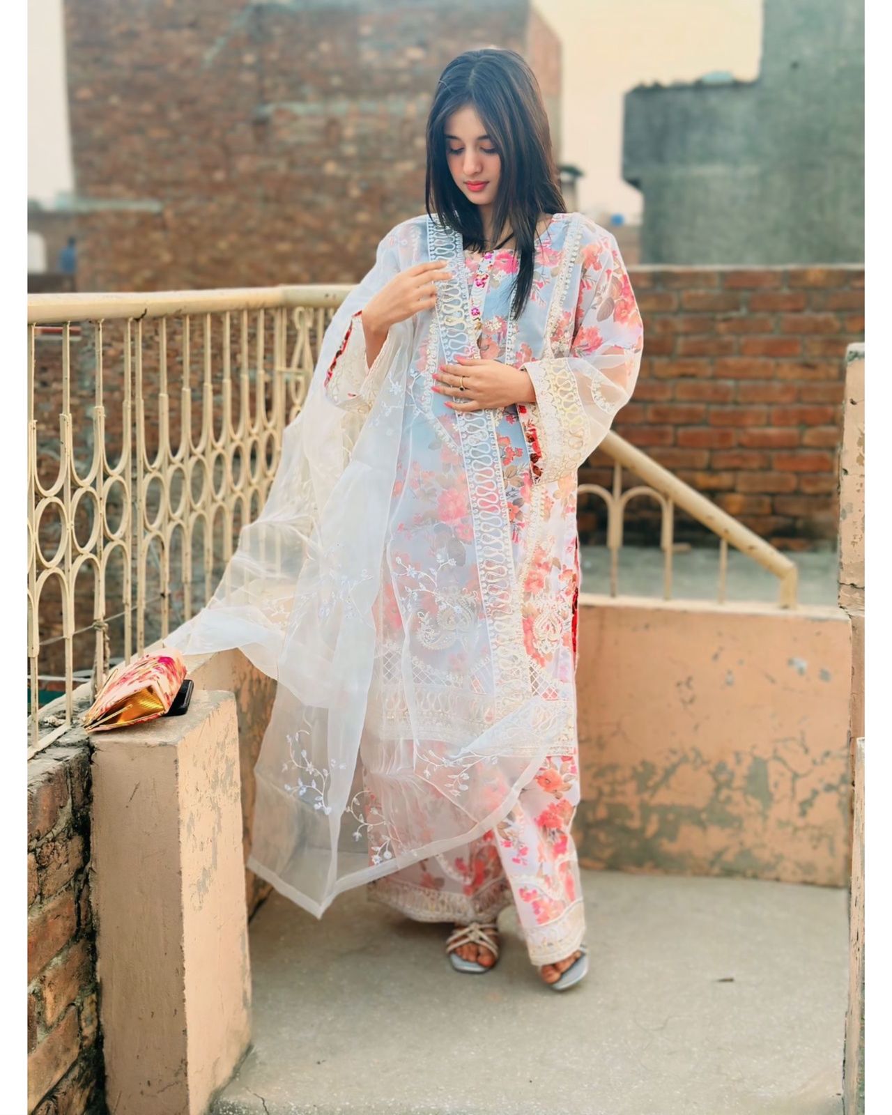 Winter Elegance: Embroidered Organza & Lawn Pakistani Ready-to-Wear.